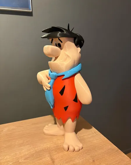 Fred Çakmaktaş figürünün sol yandan görünümü