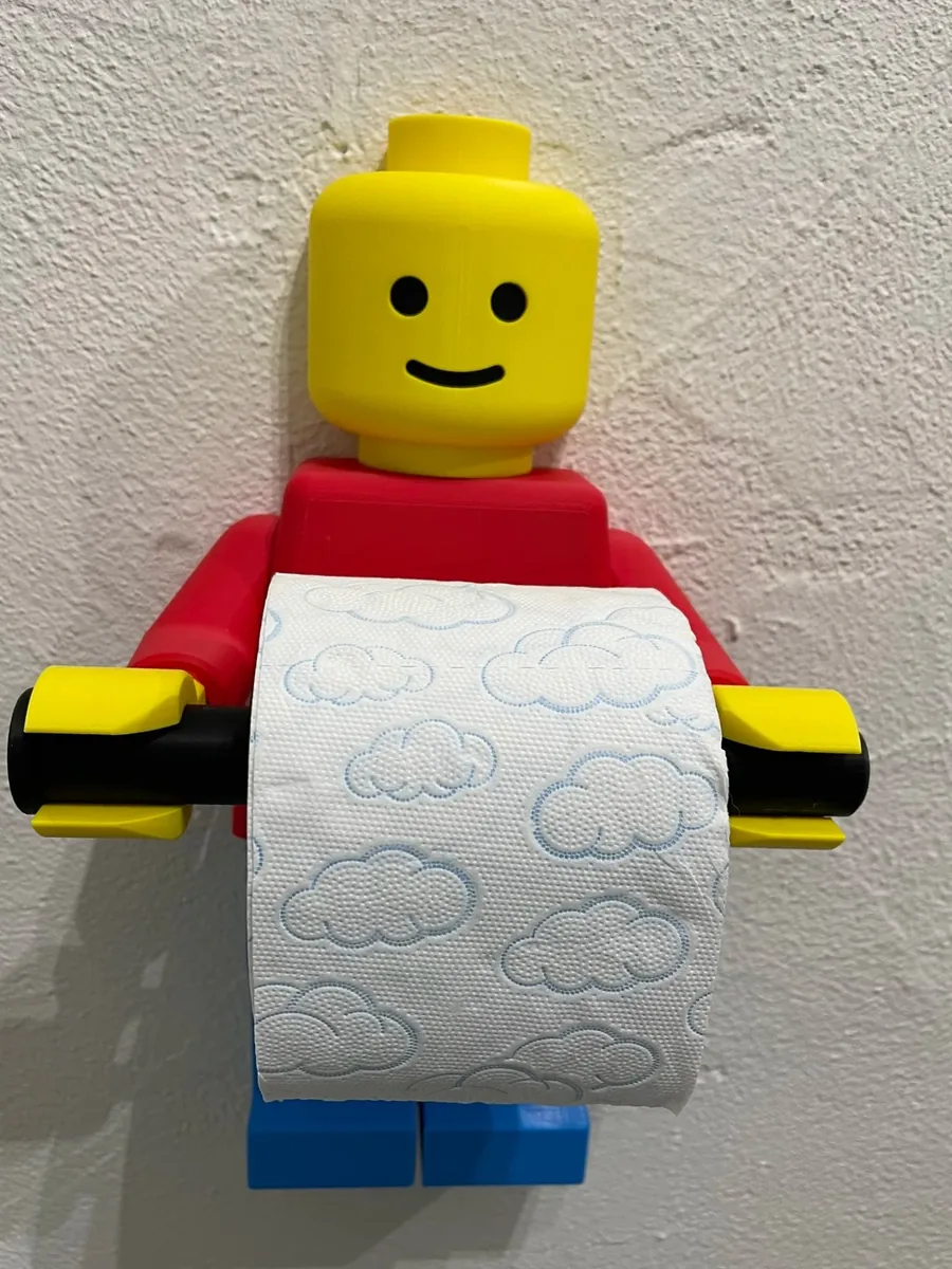 Duvarda Lego tarzı tuvalet kâğıdı tutucu