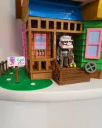 Yukarıya Bak Ev Figürü