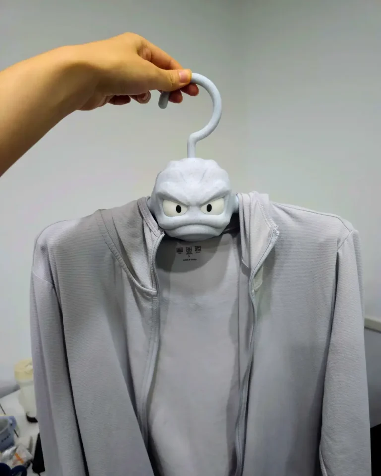 Yüz İfadeli Askılık